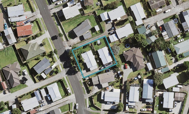 2/8 Templeton Place, Clendon Park, Auckland - Carousel 1