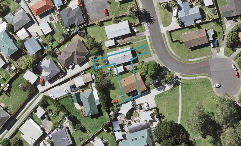 5B Tiaka Place, Pakuranga, Auckland - Carousel 1