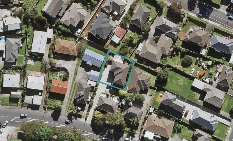 5A Carr Road, Three Kings, Auckland - Carousel 1
