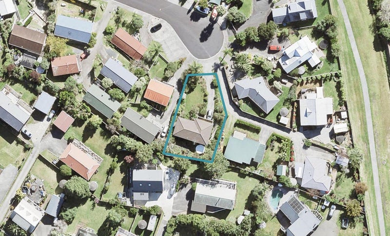 18 Jean Place, Stanmore Bay, Whangaparaoa - Carousel 1