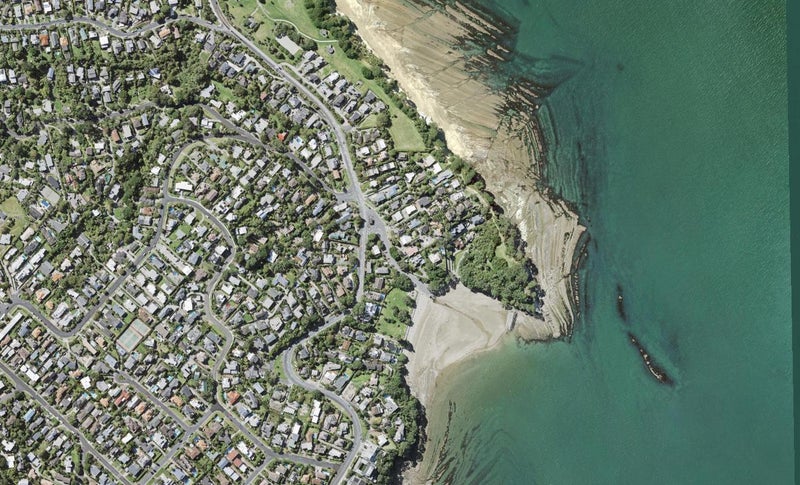 6 The Esplanade, Castor Bay, Auckland - Carousel 1
