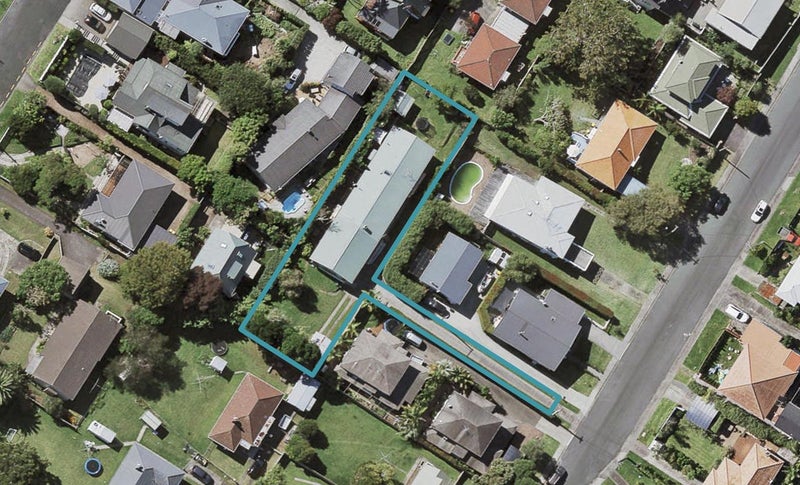 2/4 Birchfield Road, Hauraki, Auckland - Carousel 1