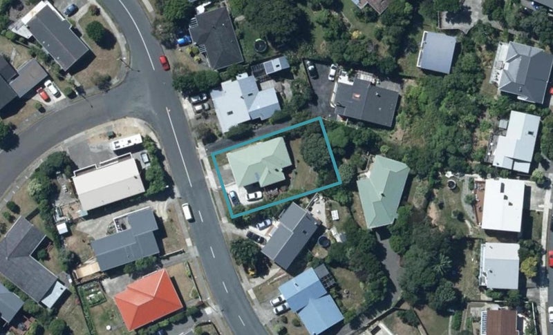32 Brora Crescent, Papakowhai, Porirua - Carousel 1