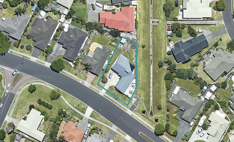 32 Pacific Cove Drive, Papamoa Beach, Papamoa - Carousel 1