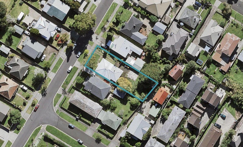 4 Duncan Avenue, Sandringham, Auckland - Carousel 1