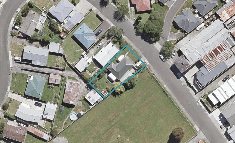 15 Mountbatten Grove, Clouston Park, Upper Hutt - Carousel 1