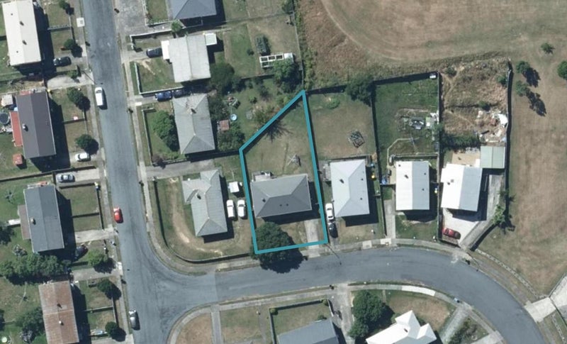 32 Natone Street, Waitangirua, Porirua - Carousel 1