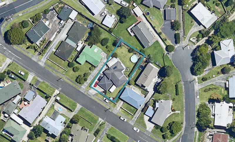 5 Crombie Street, Bellevue, Tauranga - Carousel 1
