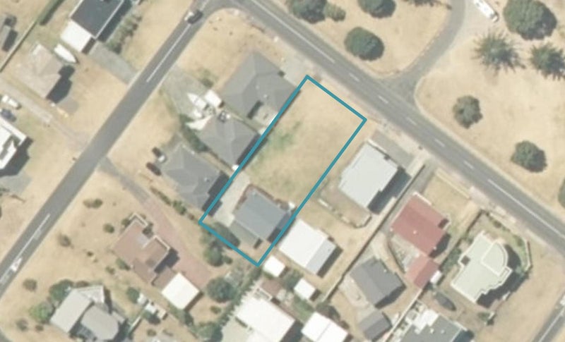 307 Beach Road, Whangamatā - Carousel 1