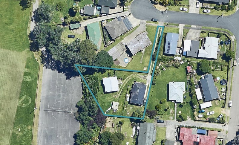 4A Rauhea Street, Brookfield, Tauranga - Carousel 1