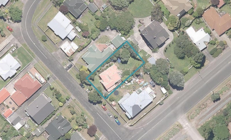 4 Mason Terrace, Gonville, Whanganui - Carousel 1