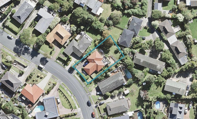 27 Stapleford Crescent, Browns Bay, Auckland - Carousel 1