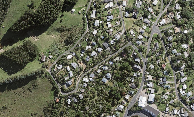 9 Tiri Road, Oneroa, Waiheke Island - Carousel 1