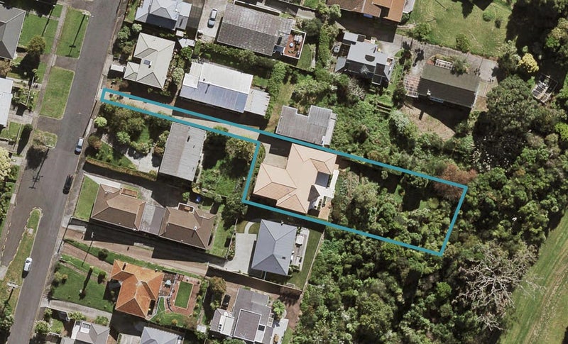 38 Howard Road, Northcote, Auckland - Carousel 1