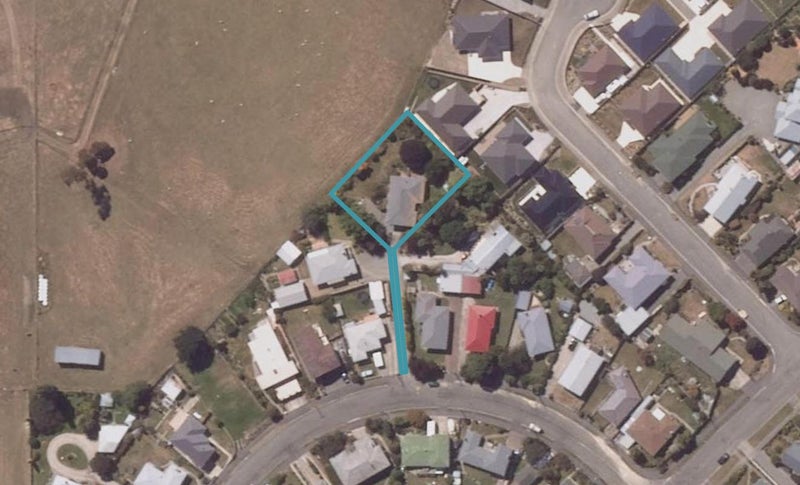 16 Glendale Crescent, Holmes Hill, Oamaru - Carousel 1