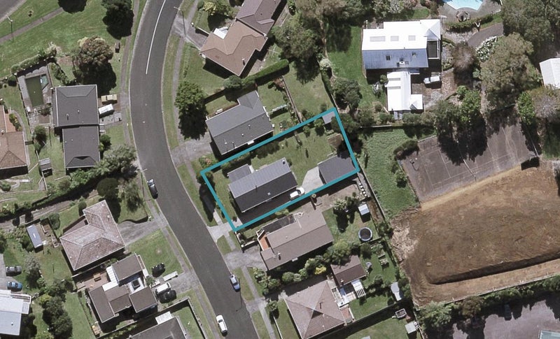 17 Tiverton Crescent, Whalers Gate, New Plymouth - Carousel 1