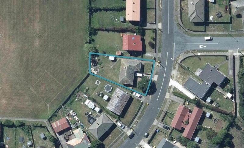 28B Miranda Street, Cannons Creek, Porirua - Carousel 1