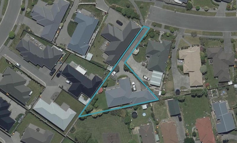 15 Amdale Avenue, Broomfield, Christchurch - Carousel 1