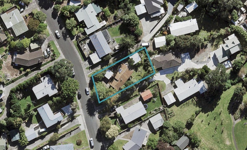 12 Rosalind Road, Glenfield, Auckland - Carousel 1