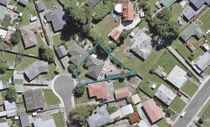 5 Ponderosa Grove, Maoribank, Upper Hutt - Carousel 1