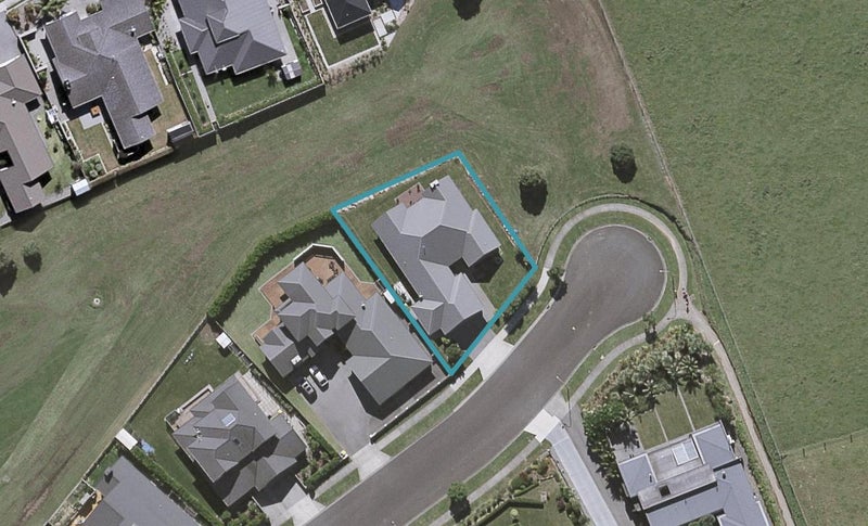 11 Sampson Avenue, Waiwhakaiho, New Plymouth - Carousel 1