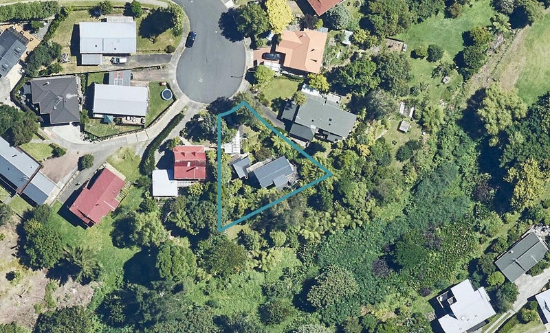 16 Fairmont Terrace, Otumoetai, Tauranga - Carousel 1