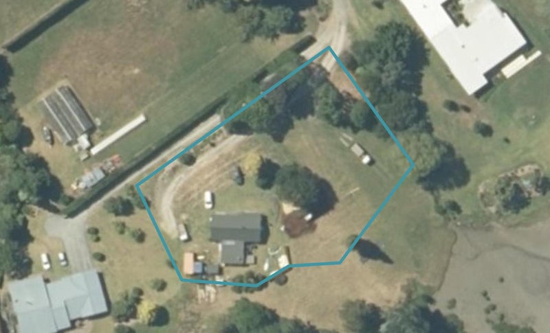 28 Allan Drive, Whangamatā - Carousel 1