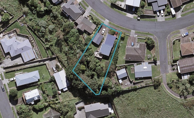 14 Darwin Crescent, Spotswood, New Plymouth - Carousel 1