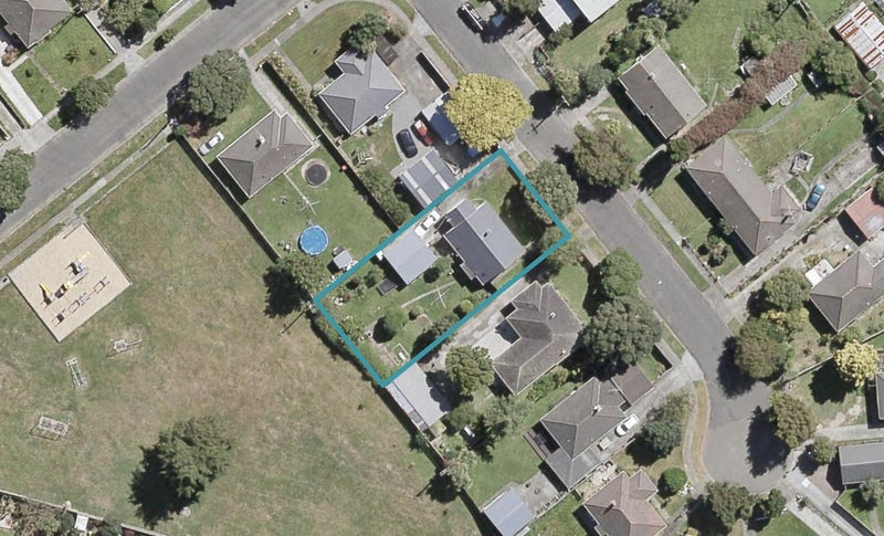 13 Hamua Grove, Waiwhetu, Lower Hutt - Carousel 1