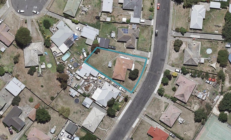 7 Bristol Crescent, Flaxmere, Hastings - Carousel 1