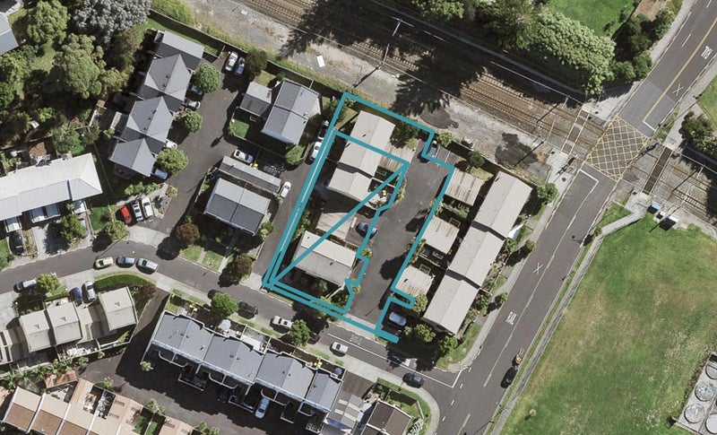 9 Winery Way, Henderson, Auckland - Carousel 1