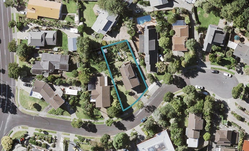6 Janome Place, Bucklands Beach, Auckland - Carousel 1