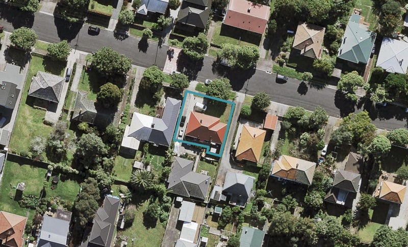 14 Wembley Road, Mount Eden, Auckland - Carousel 1