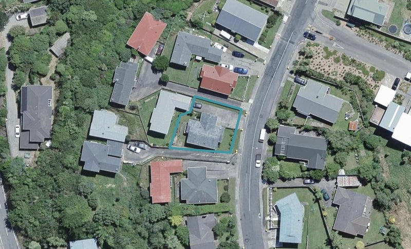 32 Hazlewood Avenue, Karori, Wellington - Carousel 1