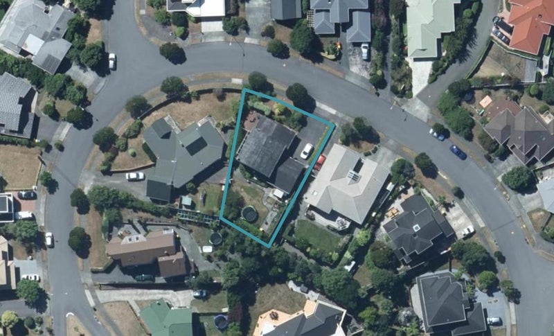 15 Molyneux Close, Whitby, Porirua - Carousel 1