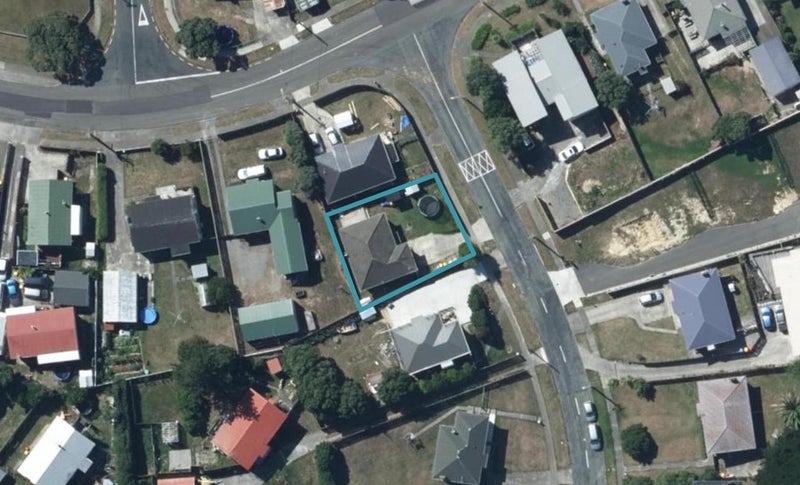 2A Taupiri Crescent, Titahi Bay, Porirua - Carousel 1