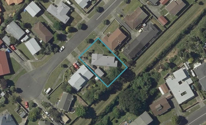 57 Chatsworth Place, Highbury, Palmerston North - Carousel 1