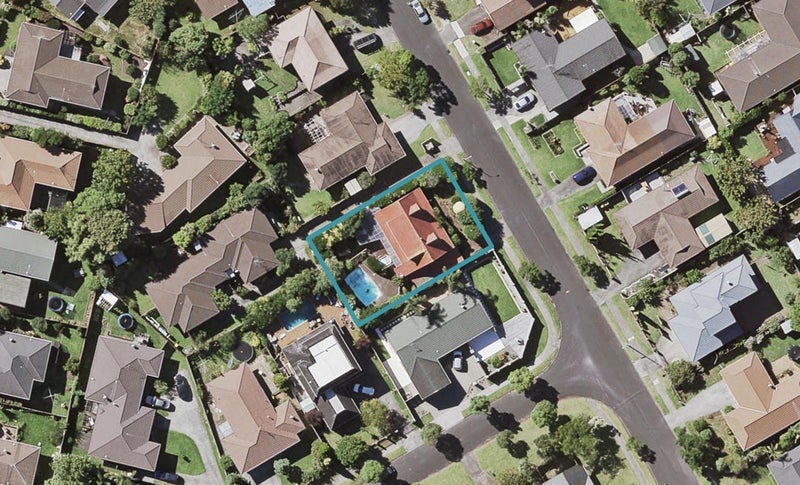16 Dianne Louise Drive, HALF MOON BAY, AUCKLAND - Carousel 1