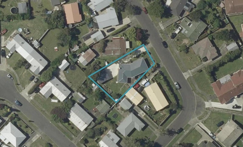 10 Dampier Avenue, Awapuni, Palmerston North - Carousel 1