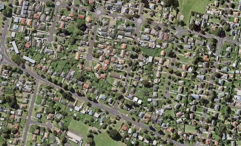 41 Waddell Avenue, Point England, Auckland - Carousel 1