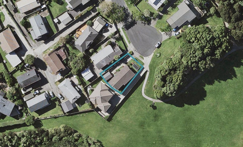 21 Coubray Place, Botany Downs, Auckland - Carousel 1