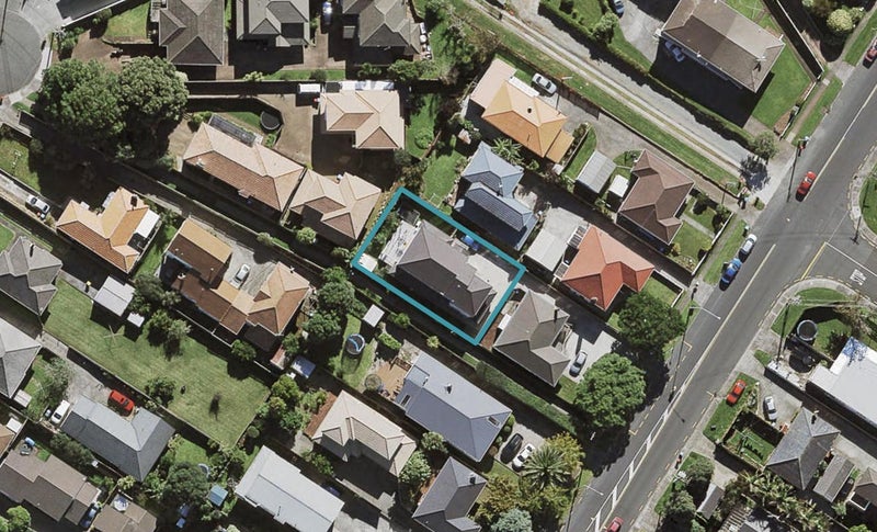 43A Hayr Road, Three Kings, Auckland - Carousel 1