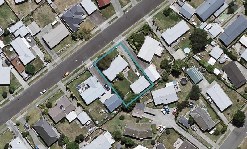 8 Duckworth Crescent, Greenmeadows, Napier - Carousel 1