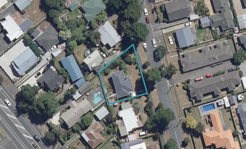 5 Firth Street, Hamilton East, Hamilton - Carousel 1