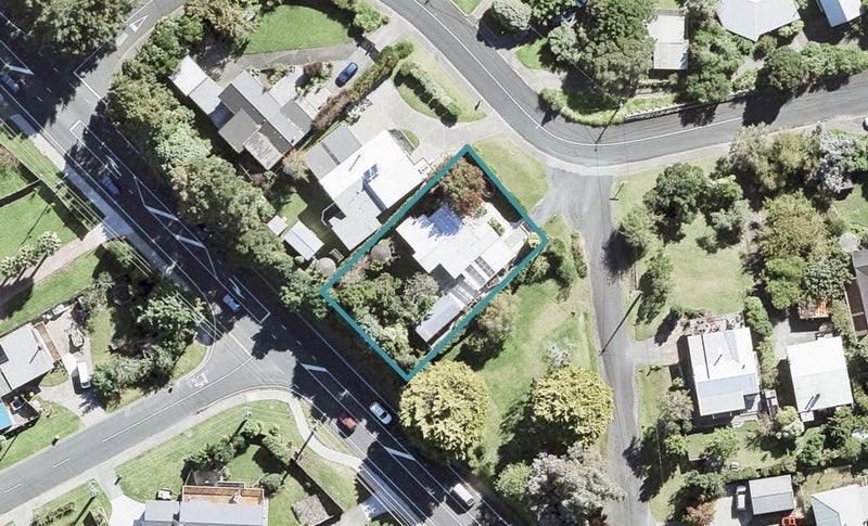 6 Hiwi Crescent, Stanmore Bay, Whangaparaoa - Carousel 1