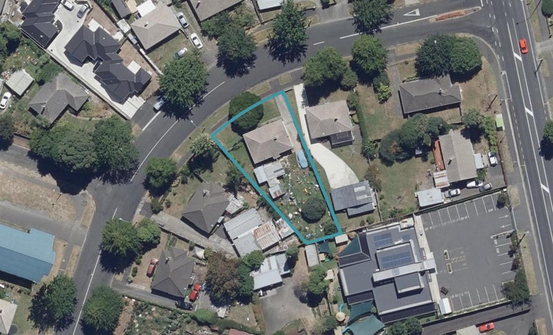 128 Holland Road, Fairfield, Hamilton - Carousel 1