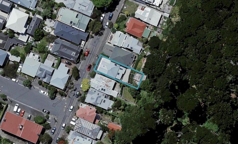 23 Scarborough Terrace, Mount Victoria, Wellington - Carousel 1