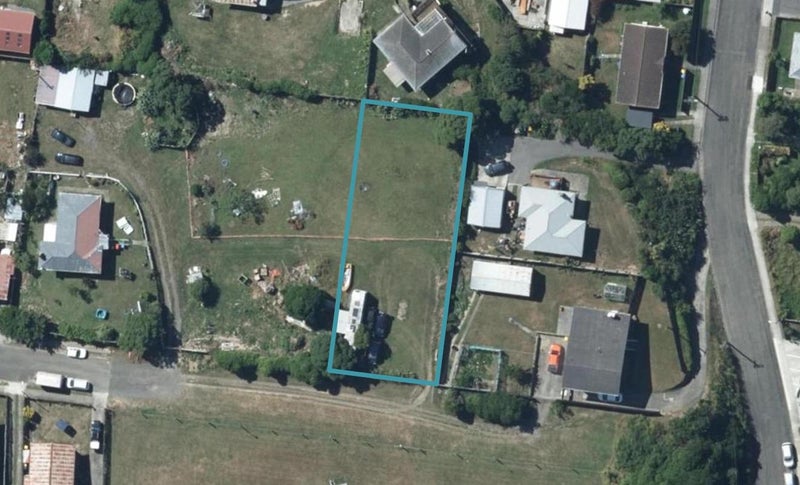 6 Te Arataura Street, Takapūwāhia, Porirua - Carousel 1