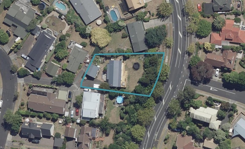 13 Ngaio Place, Pukete, Hamilton - Carousel 1