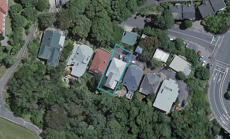 21 Everton Terrace, Kelburn, Wellington - Carousel 1